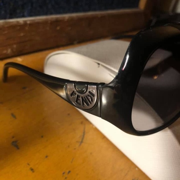 Fendi FS5143 - Picture 1 of 5